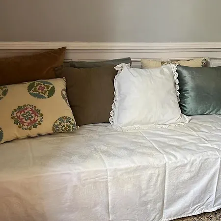 Bed & Breakfast Maison Douce 4*