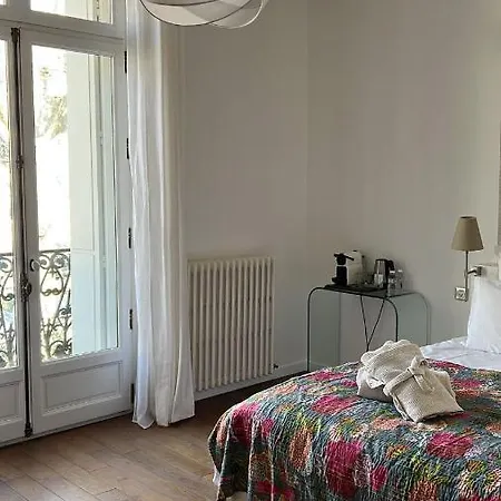 Bed & Breakfast Maison Douce 4*