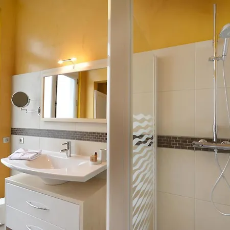 Bed & Breakfast Maison Douce Arles