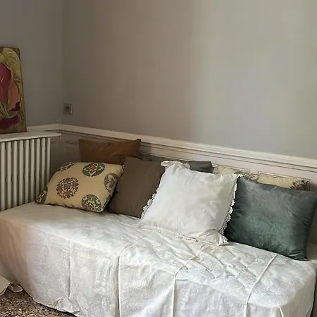 Maison Douce Bed and Breakfast Αρλ