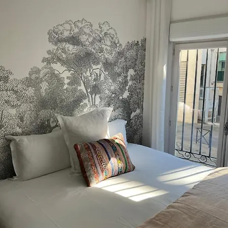 Maison Douce Bed and Breakfast 4*